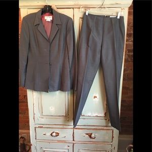 Gorgeous NWT Oscar de La Renta Vintage Suit Size 4